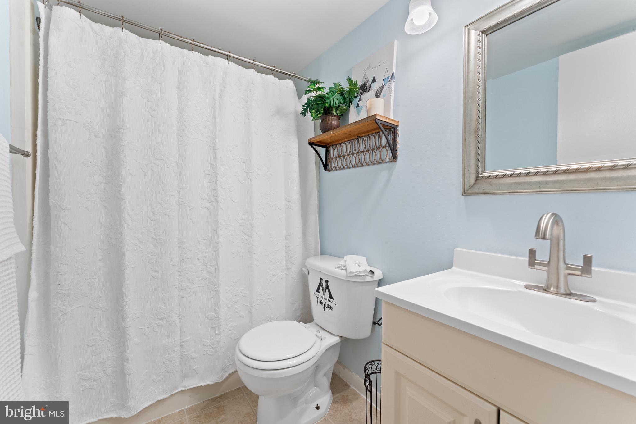 11617 Windbluff Court, Unit 9B Reston, VA 20191 - Photo 35 of 46 Hallway bathroom