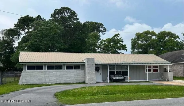 $199,900 | 3117 Beachview Drive, Ocean Springs, MS 39564