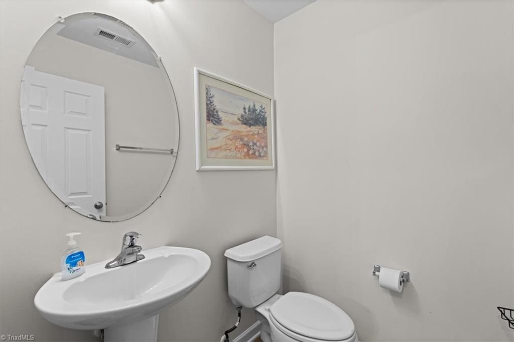 3033 Renaissance Parkway Jamestown, NC 27282 - Photo 18 of 32