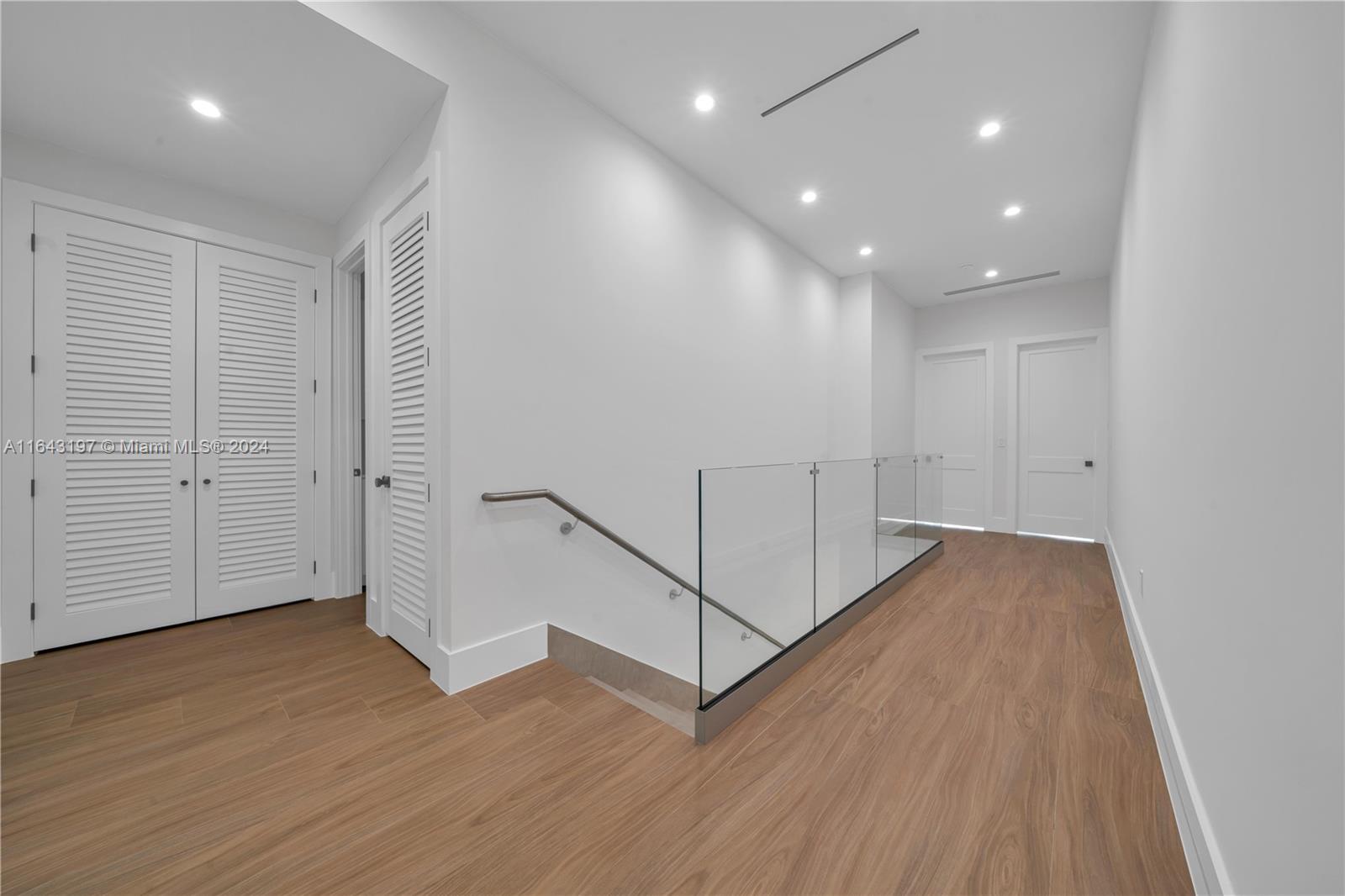 8821 Southwest 56th Street Miami, FL 33165 - Photo 13 of 49