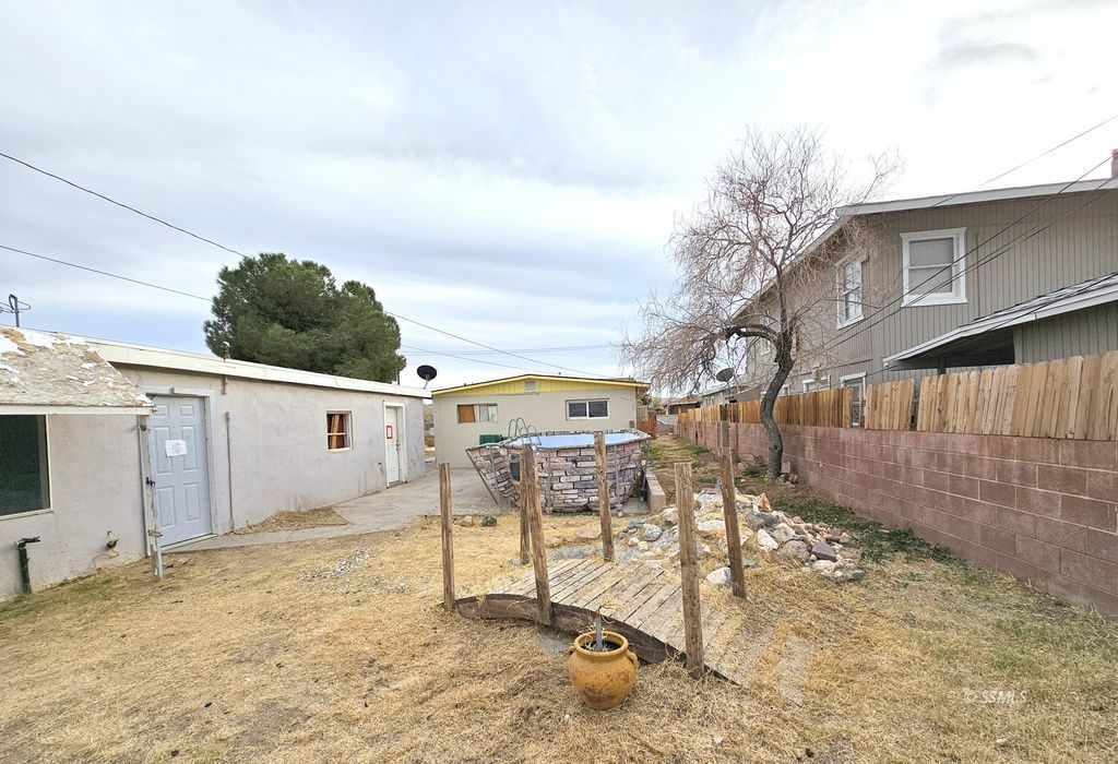 306 West Upjohn Avenue Ridgecrest, CA 93555 - Photo 31 of 33