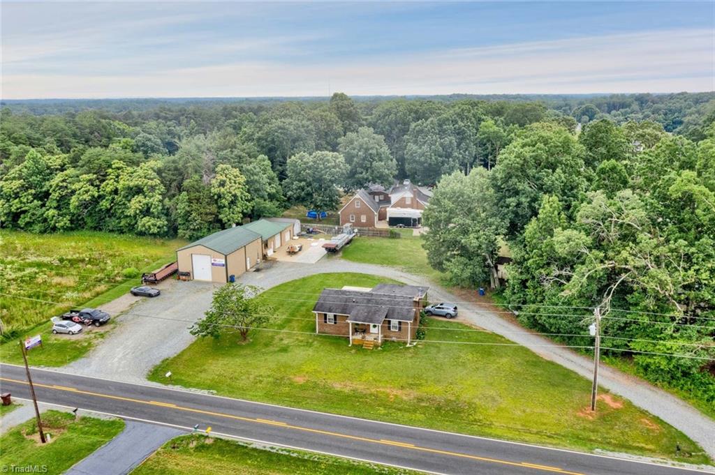 1470 Boone Road Burlington, NC 27217 - Photo 3 of 29 Gallery Image 3