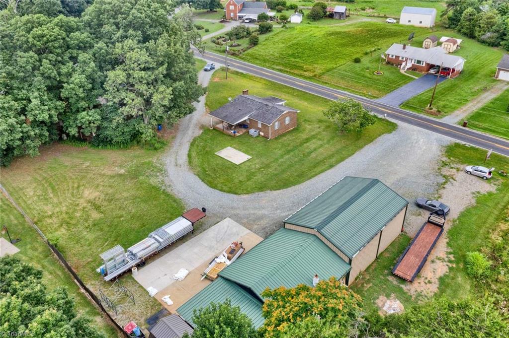 1470 Boone Road Burlington, NC 27217 - Photo 6 of 29 Gallery Image 6