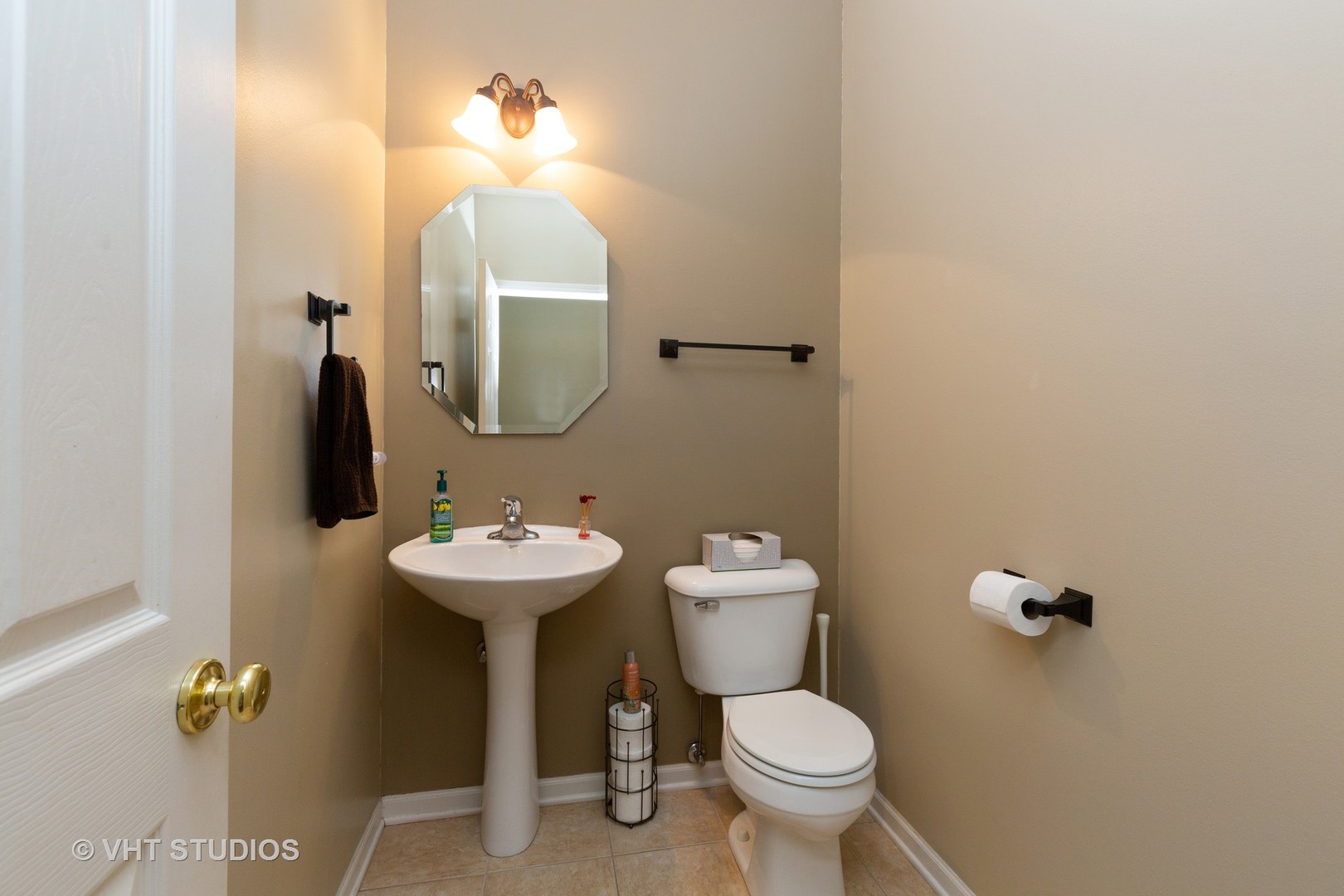 331 Monument Road Elgin, IL 60124 - Photo 14 of 31