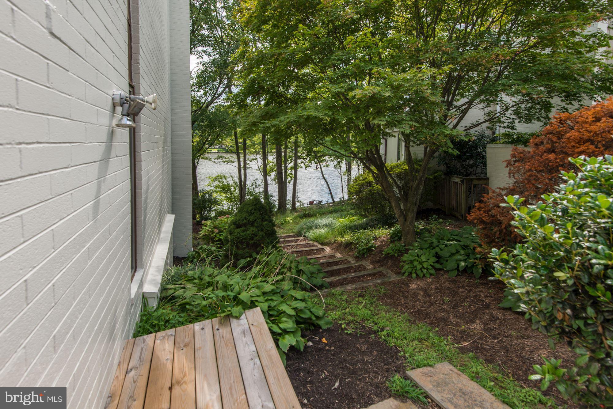 1652 Waters Edge Lane Reston, VA 20190 - Photo 3 of 24 Exterior (General)
