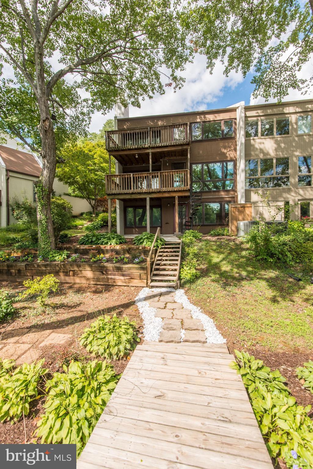 1652 Waters Edge Lane Reston, VA 20190 - Photo 4 of 24 Dock