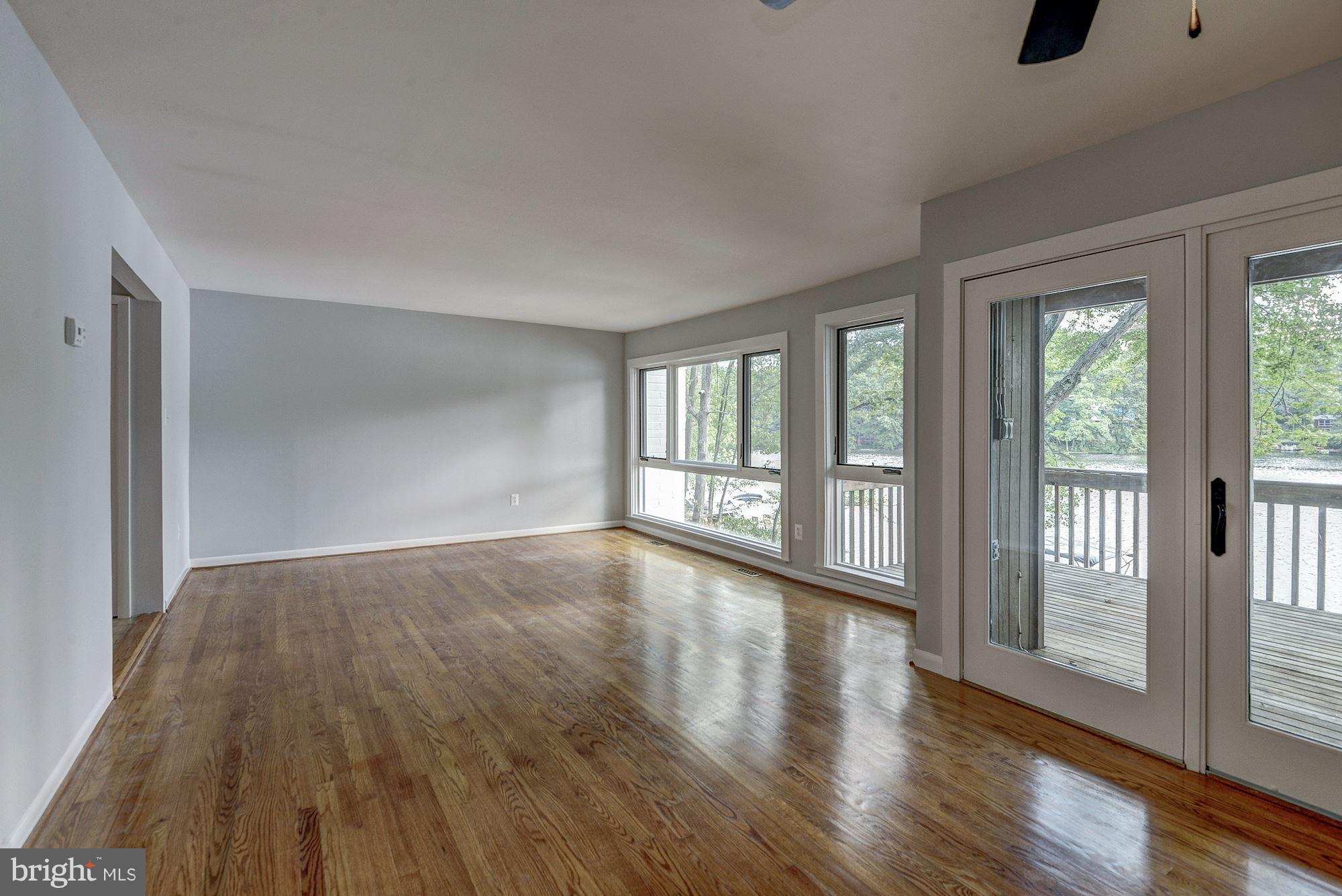 1652 Waters Edge Lane Reston, VA 20190 - Photo 8 of 24 Living Room
