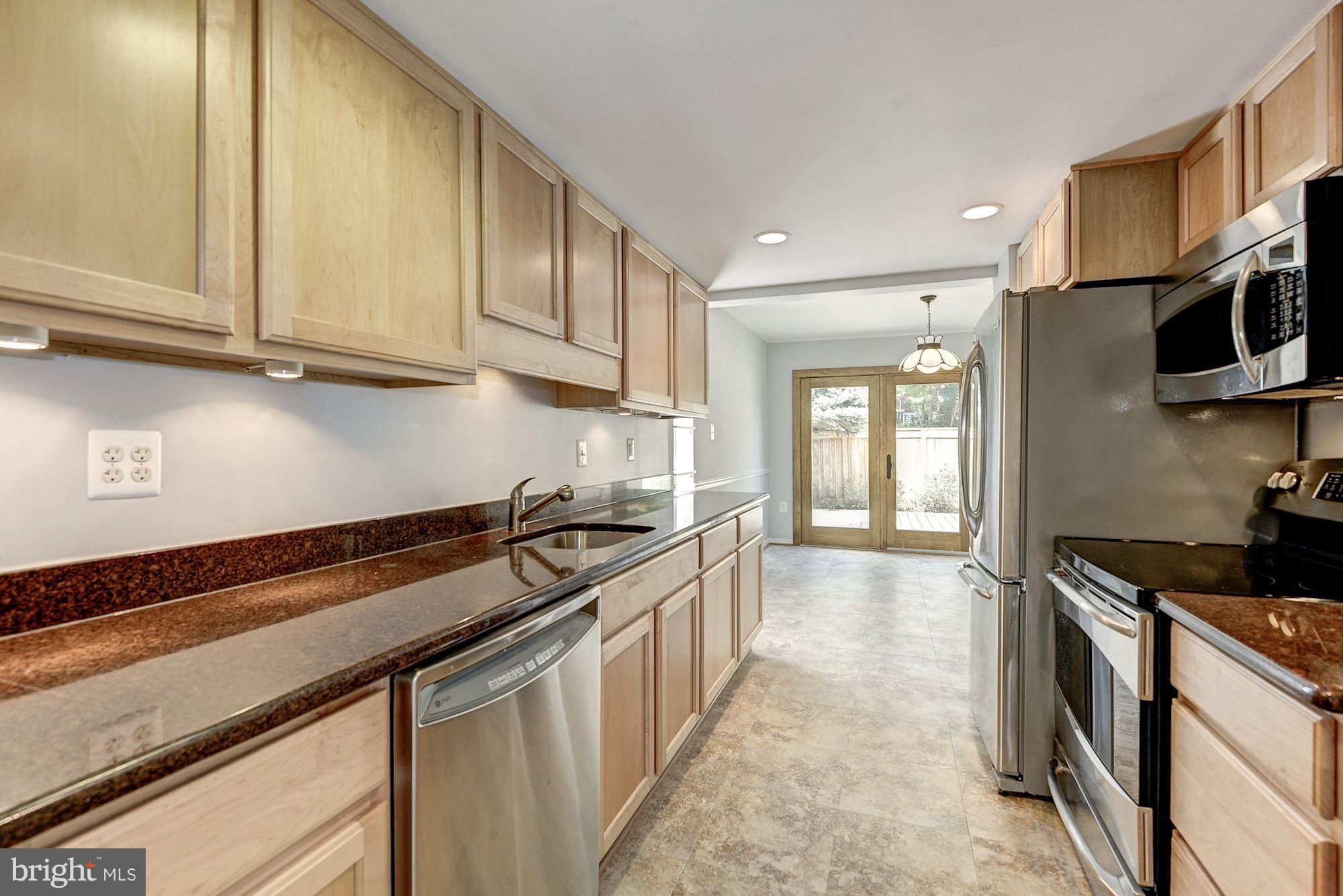 1652 Waters Edge Lane Reston, VA 20190 - Photo 9 of 24 Kitchen