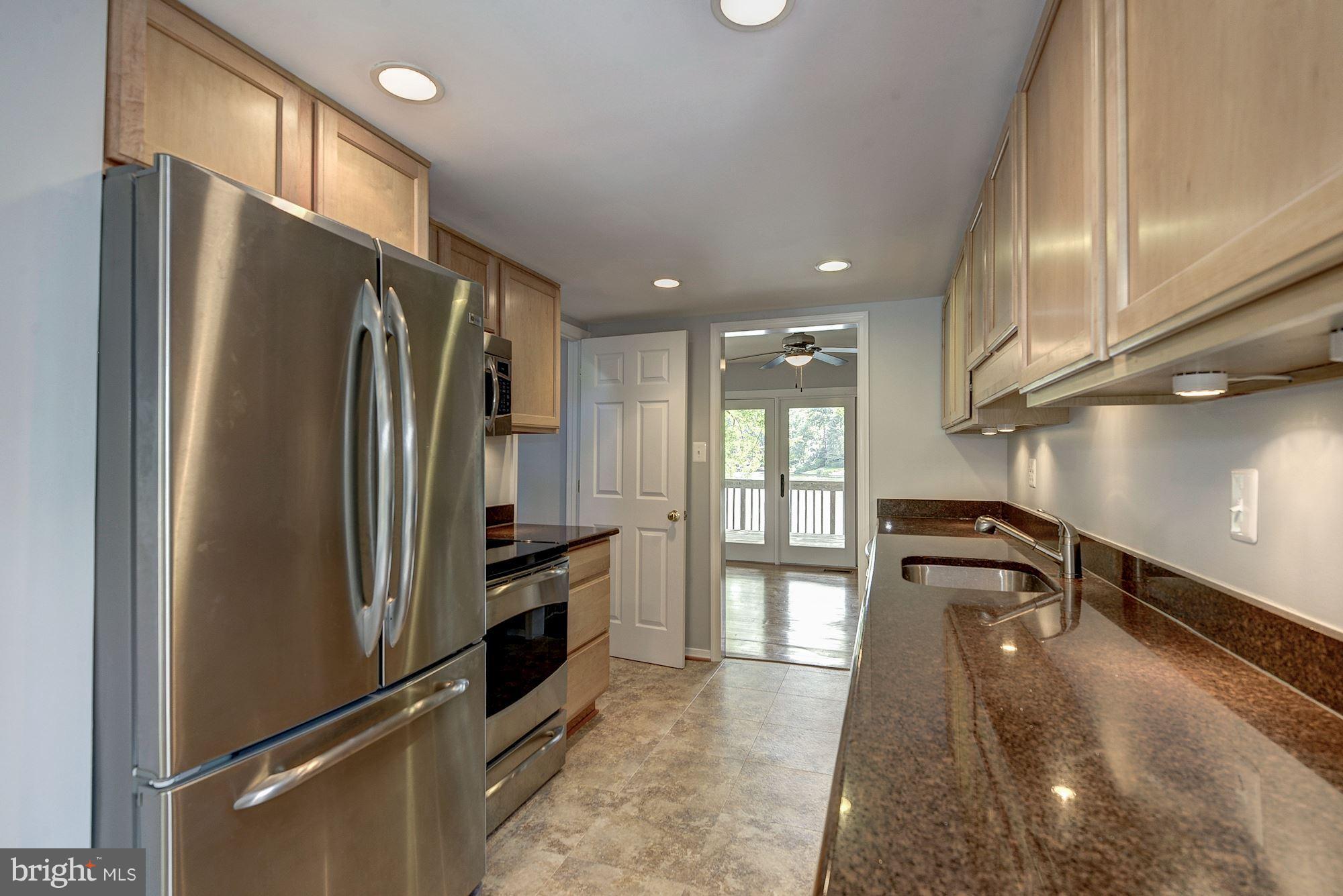 1652 Waters Edge Lane Reston, VA 20190 - Photo 10 of 24 Kitchen