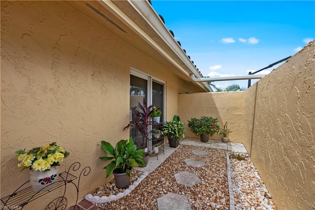 116 Harrison Road, Unit N3 Naples, FL 34112 - Photo 5 of 24