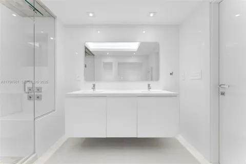 $2,100,000 | 9801 Collins Avenue, Unit 17P, Bal Harbour, FL 33154