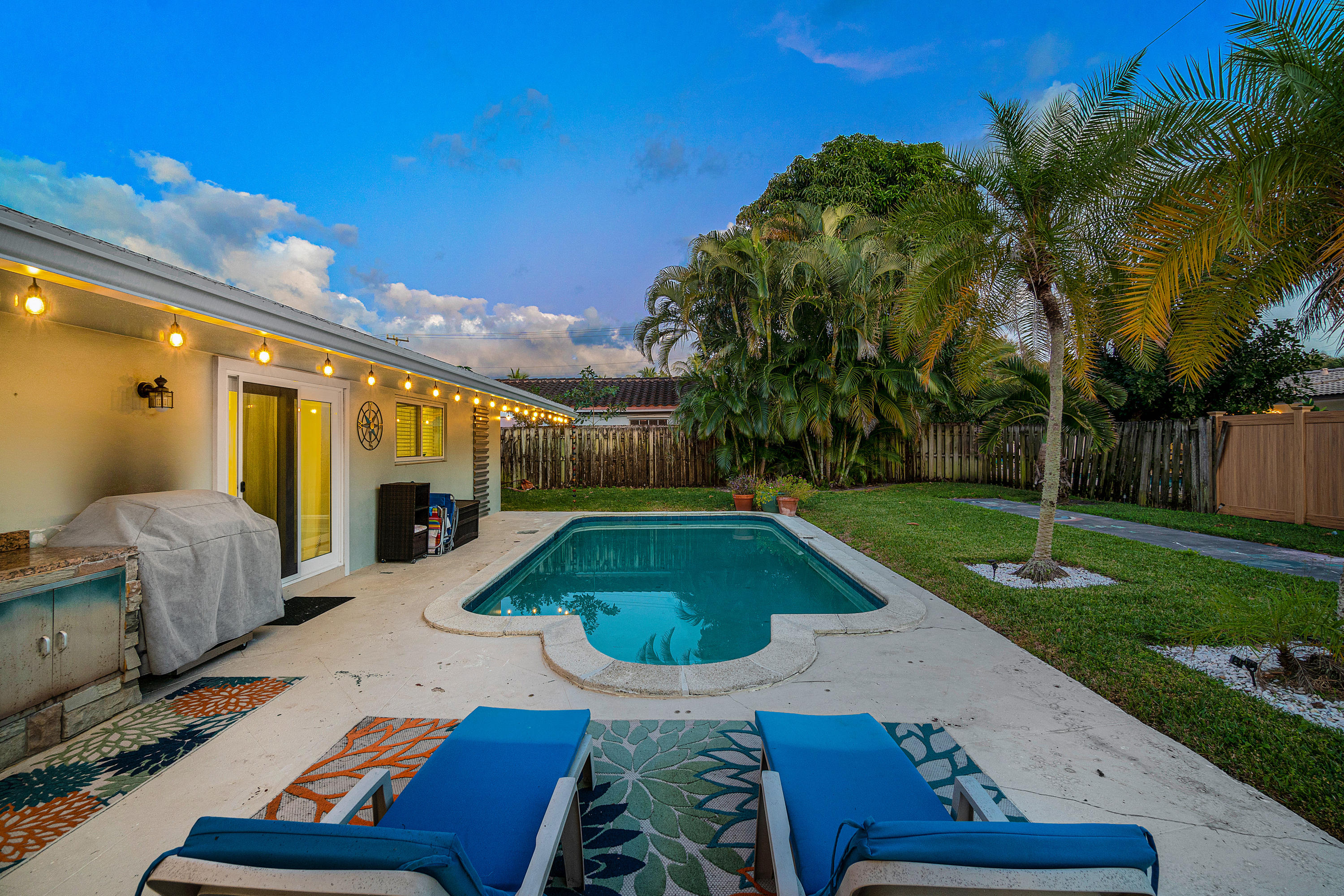 250 Southwest 13th Street Boca Raton, FL 33432 - Photo 3 of 41 046-250Southwest13thStreet-BocaRaton-FL-
