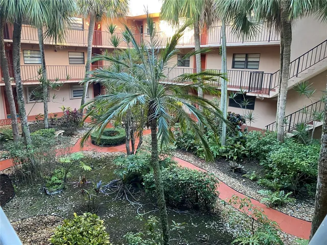 $2,000 | 10985 Southwest 107th Street, Unit 212, Miami, FL 33176