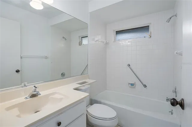 $275,000 | 5727 Garden Lakes Palm, Bradenton, FL 34203