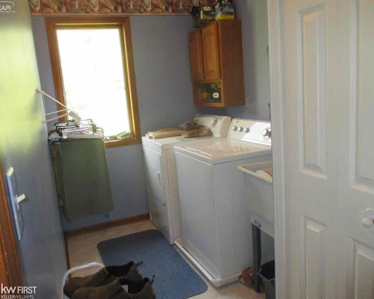 6190 Atlas Road Grand Blanc, MI 48439 - Photo 9 of 19 21365915-8.JPG