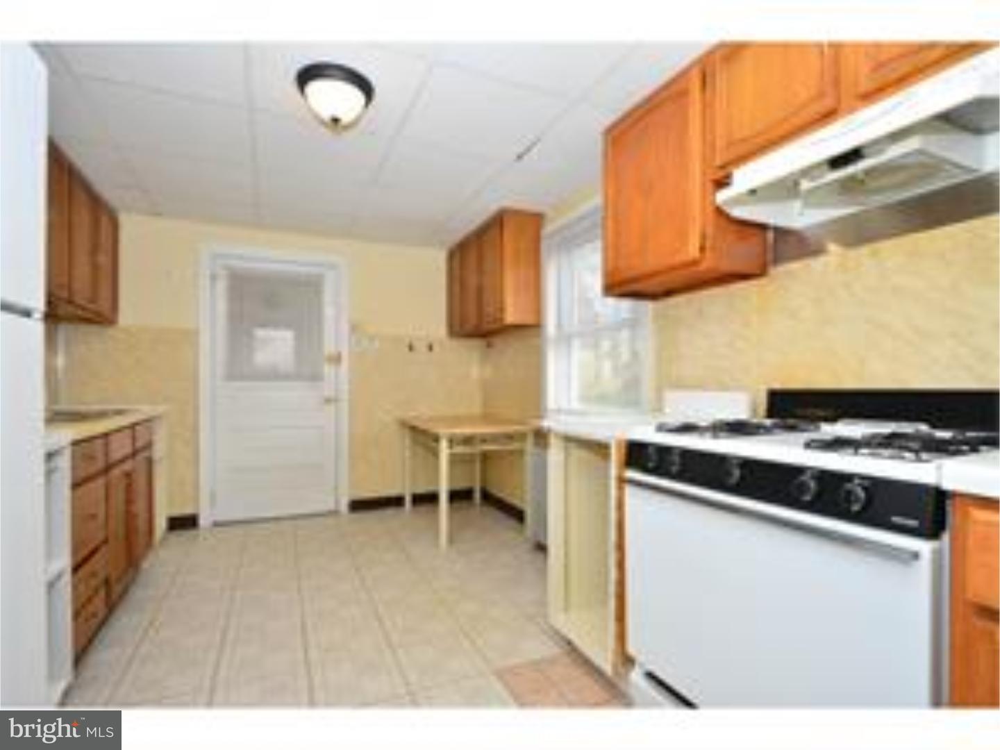 328 Fairview Road Woodlyn, PA 19094 - Photo 4 of 9 Gallery Image 4