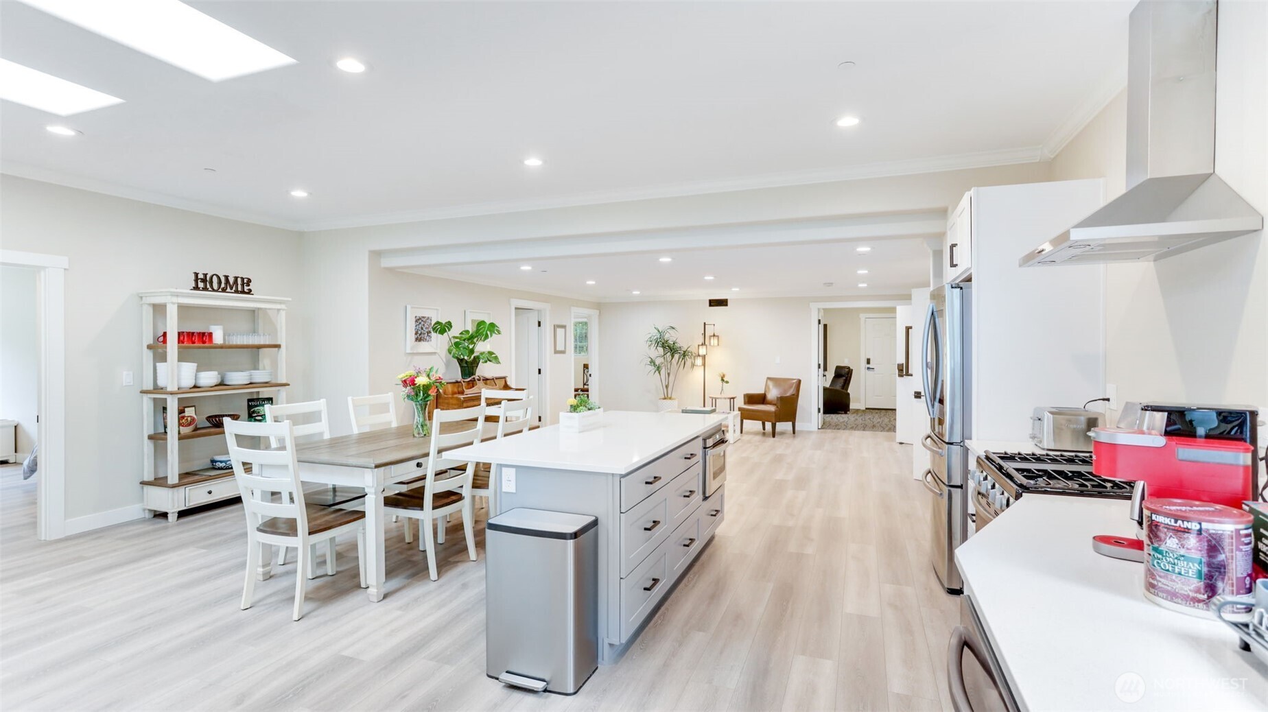 Undisclosed Address Bellevue, WA 98005 - Photo 12 of 18