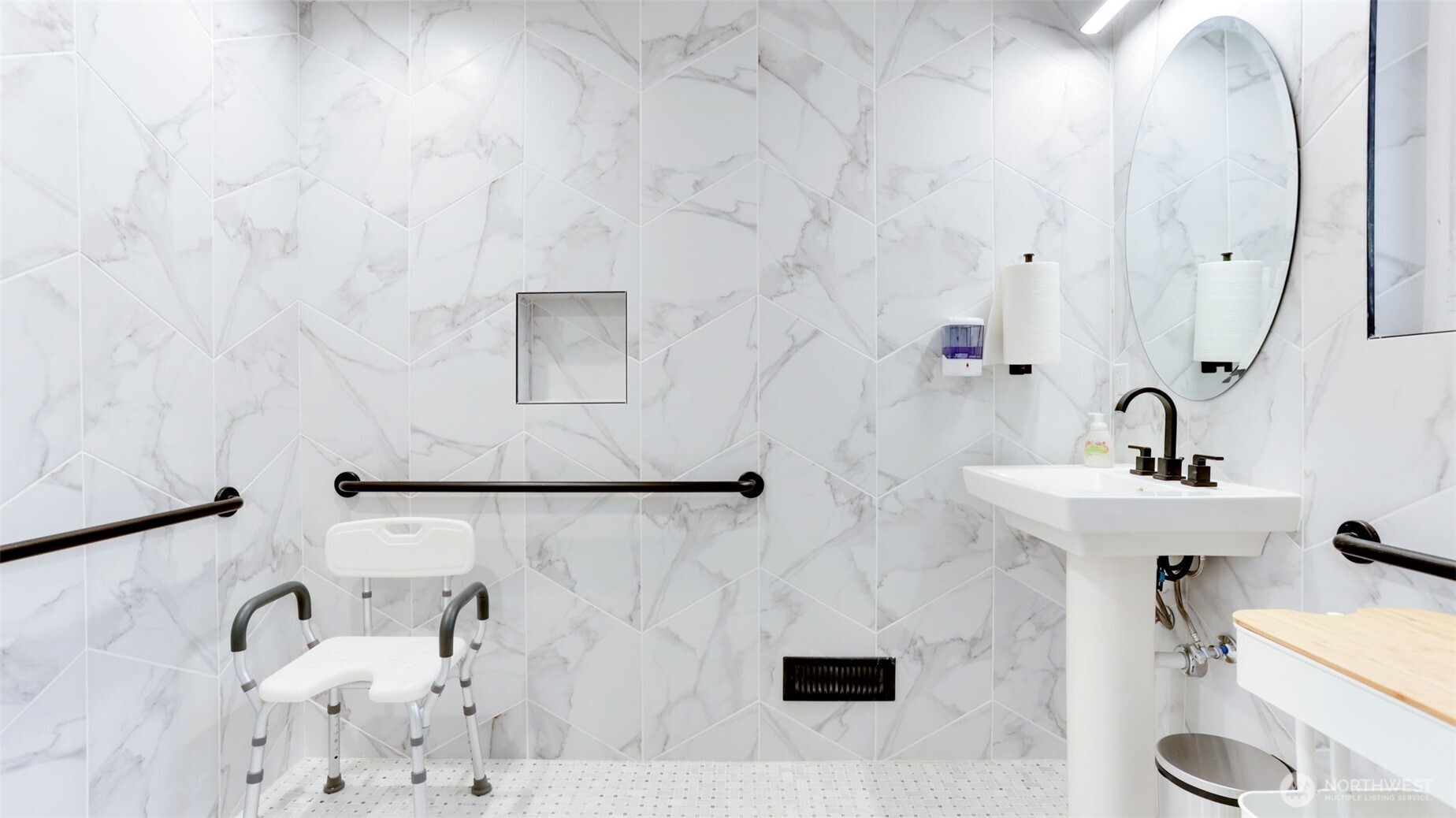 Undisclosed Address Bellevue, WA 98005 - Photo 16 of 18