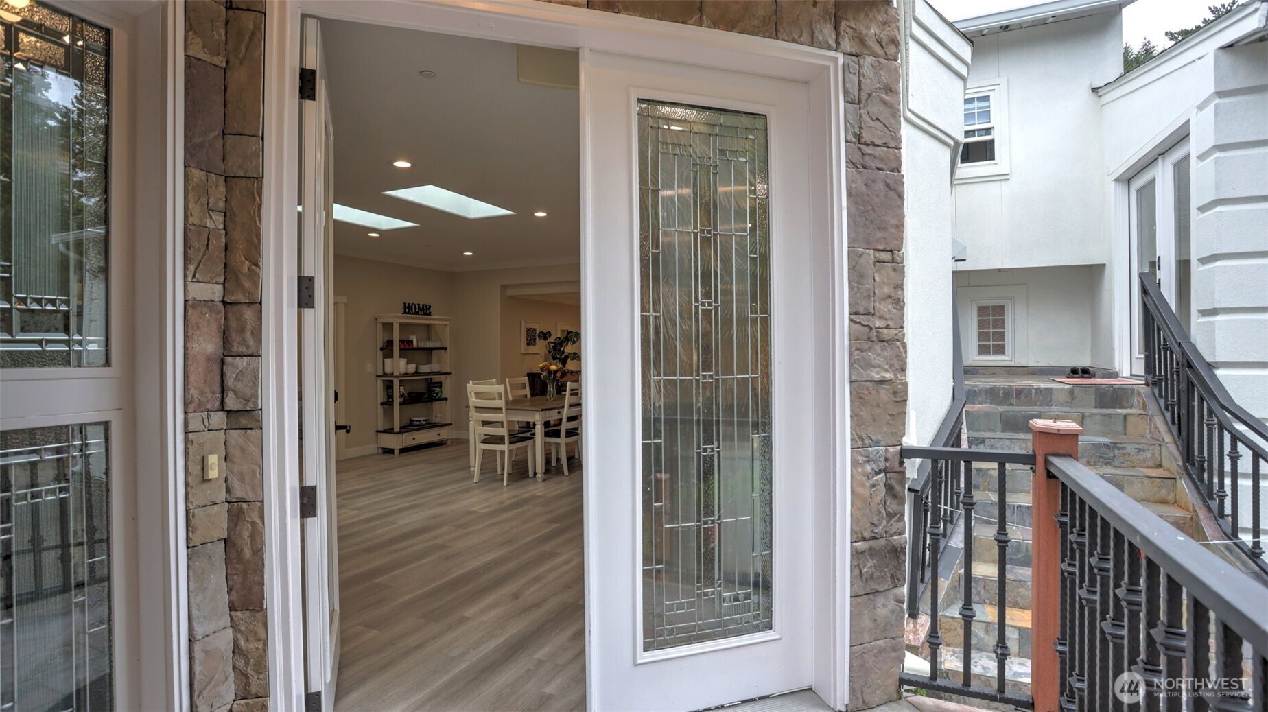 Undisclosed Address Bellevue, WA 98005 - Photo 3 of 18