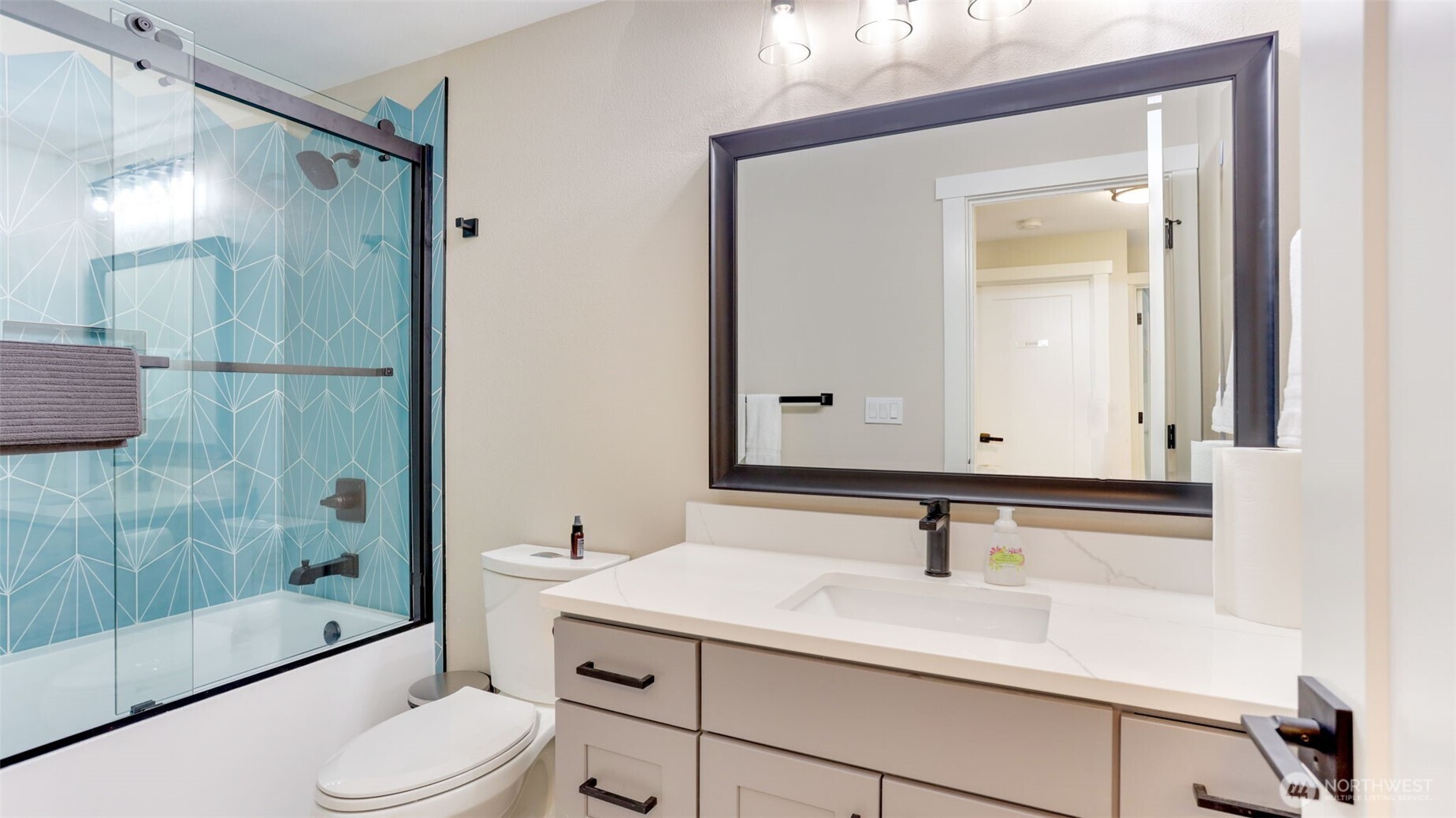 Undisclosed Address Bellevue, WA 98005 - Photo 10 of 18