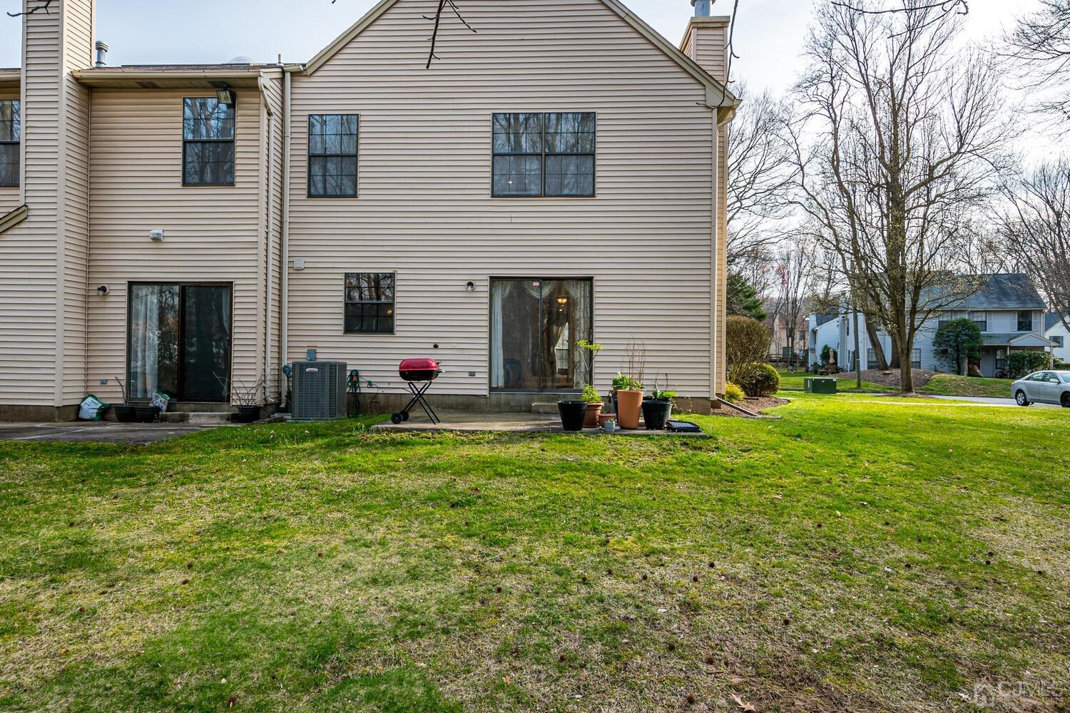 2701 Cricket Circle Edison, NJ 08820 - Photo 37 of 38 a front view of house with yard