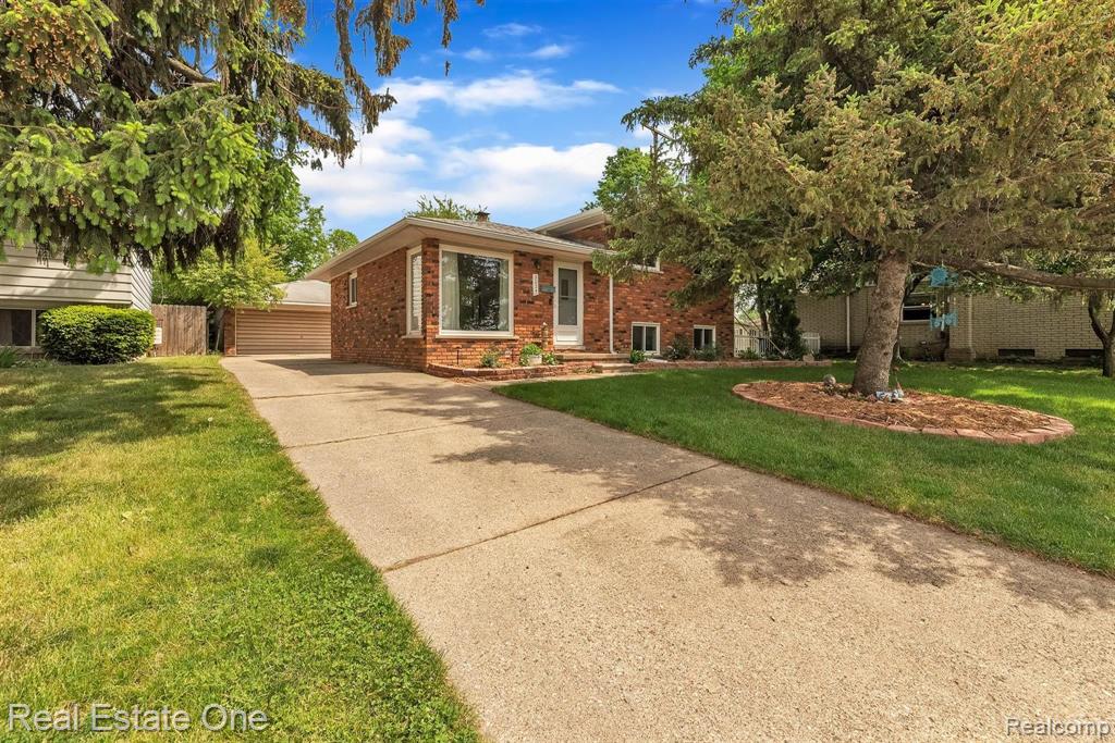 3024 Starr Road Royal Oak, MI 48073 - Photo 4 of 42