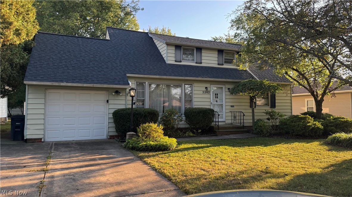 5202 Longton Road Lyndhurst, OH 44124 - Photo 2 of 38 Gallery Image 2