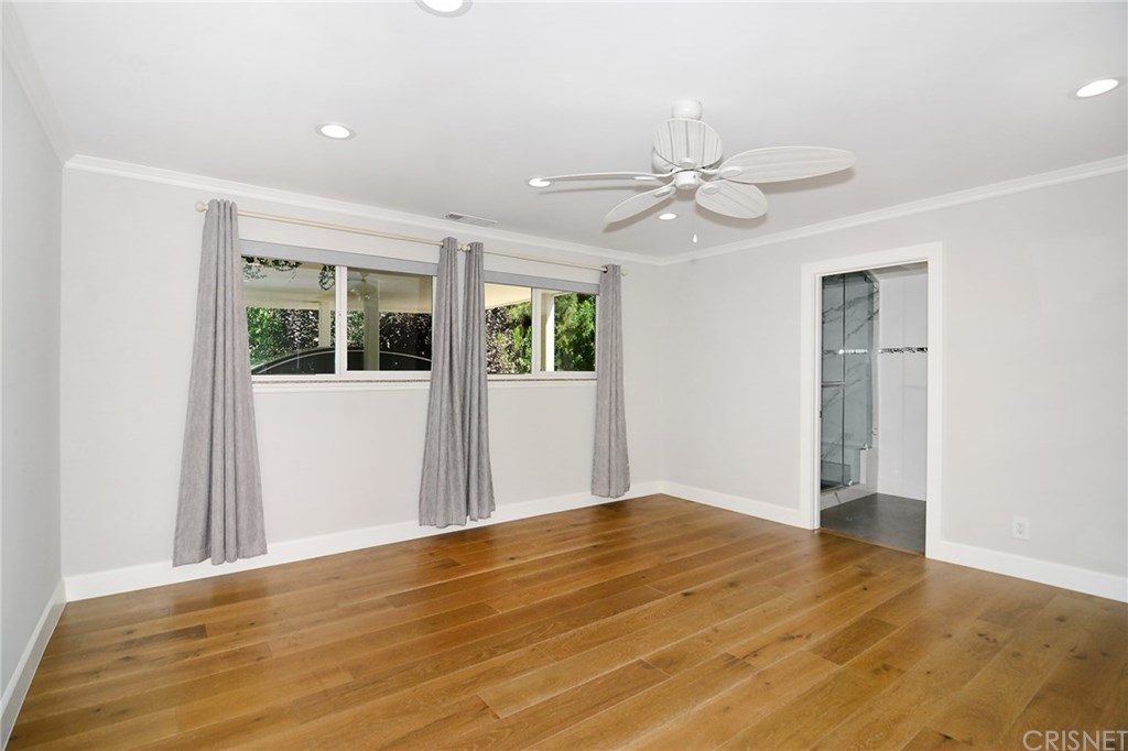 4955 Topeka Drive Tarzana, CA 91356 - Photo 14 of 28