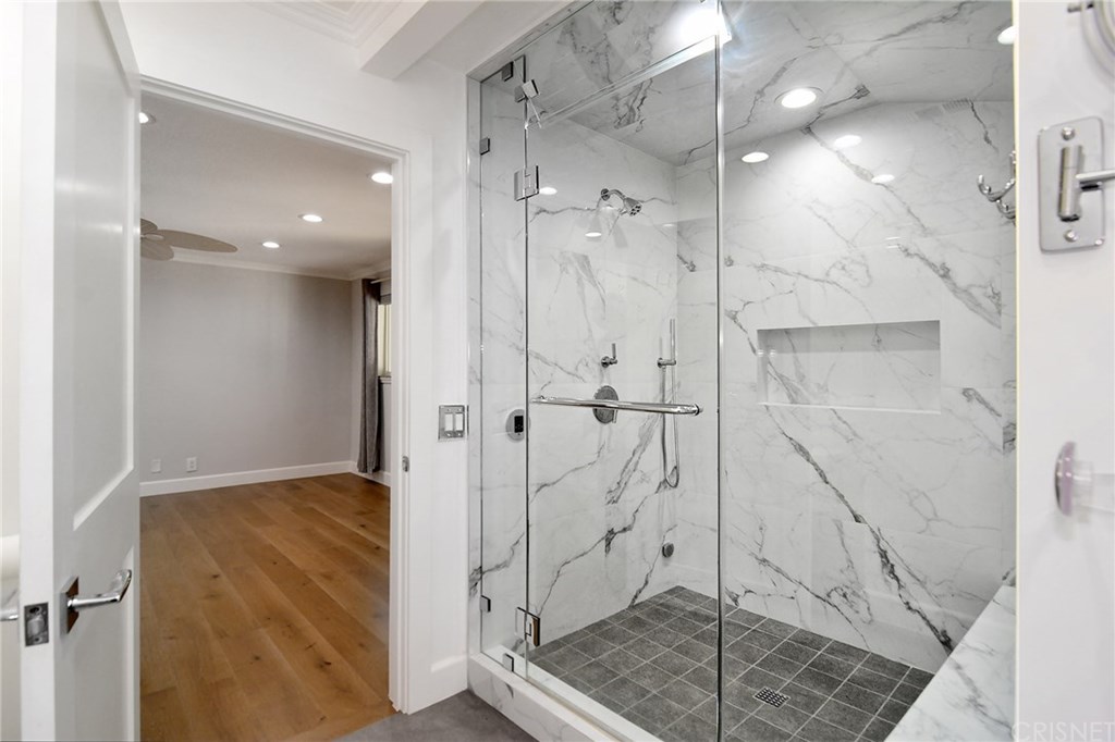 4955 Topeka Drive Tarzana, CA 91356 - Photo 16 of 28