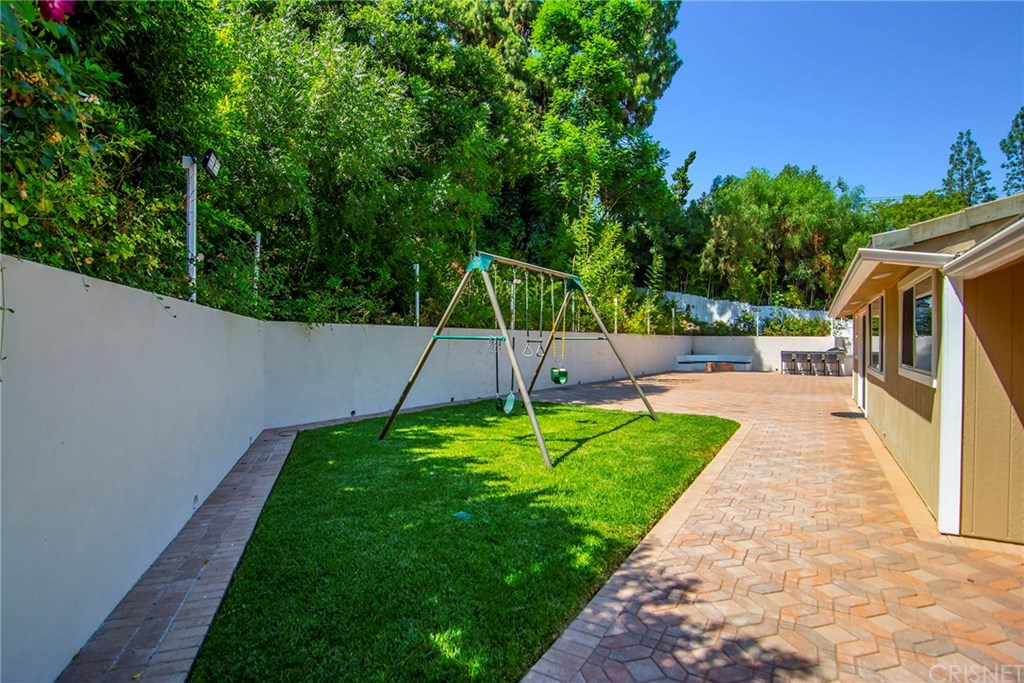 4955 Topeka Drive Tarzana, CA 91356 - Photo 23 of 28