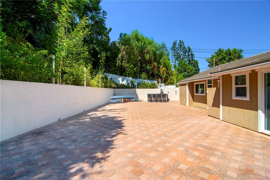 4955 Topeka Drive Tarzana, CA 91356 - Photo 24 of 28