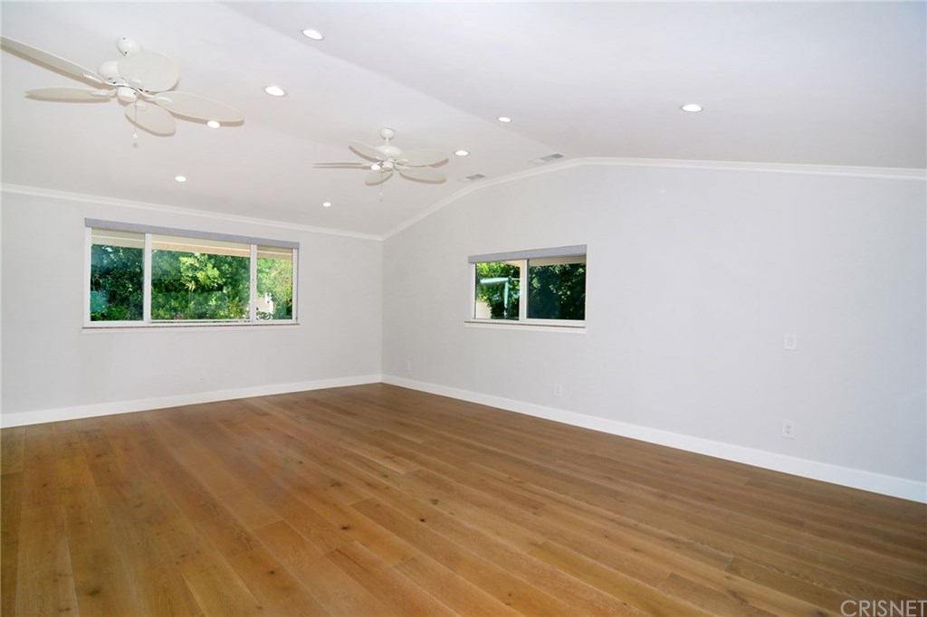 4955 Topeka Drive Tarzana, CA 91356 - Photo 6 of 28