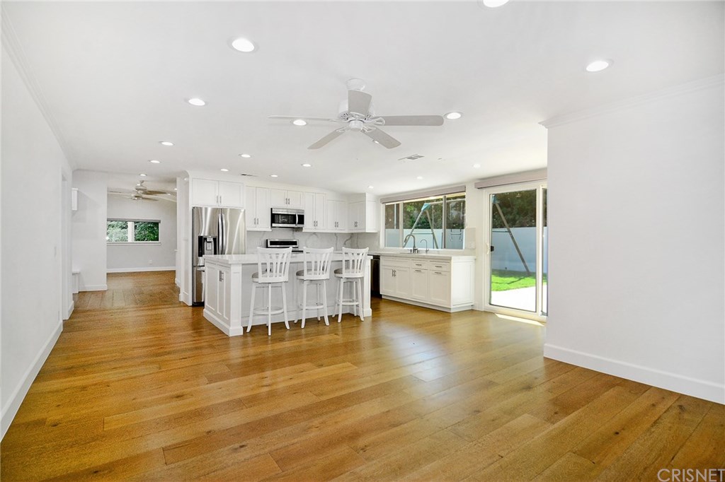 4955 Topeka Drive Tarzana, CA 91356 - Photo 10 of 28