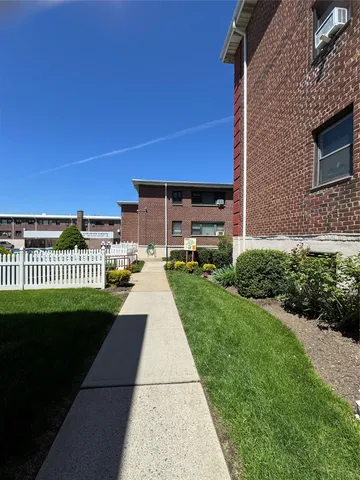$208,000 | 91 Tulip Avenue, Unit C2, Floral Park, NY 11001