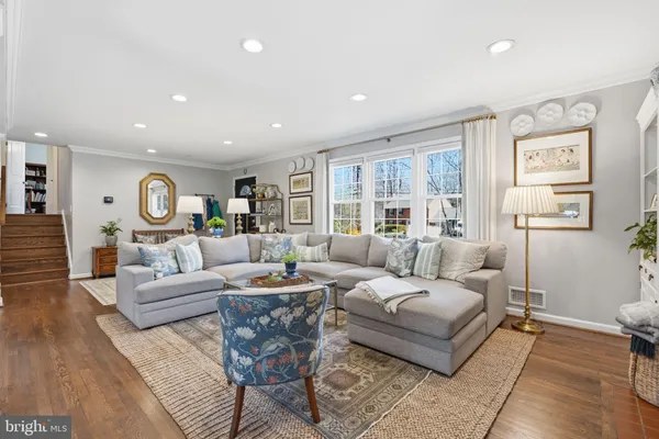 $905,000 | 4908 Kingston Drive, Annandale, VA 22003