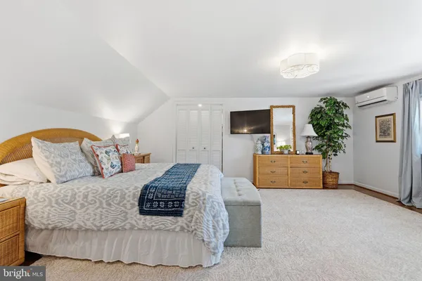 $905,000 | 4908 Kingston Drive, Annandale, VA 22003