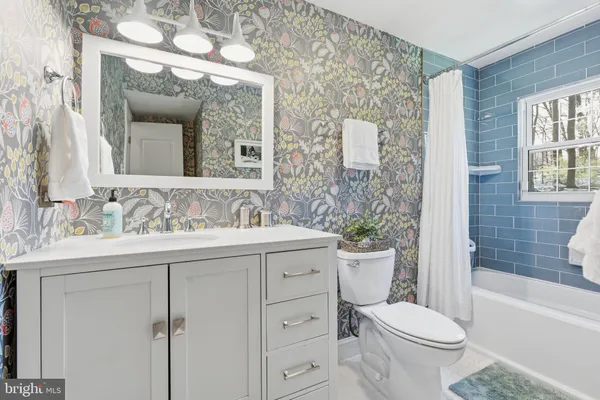 $905,000 | 4908 Kingston Drive, Annandale, VA 22003