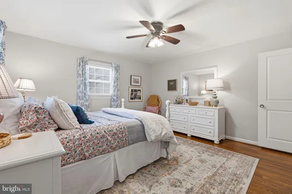 $905,000 | 4908 Kingston Drive, Annandale, VA 22003