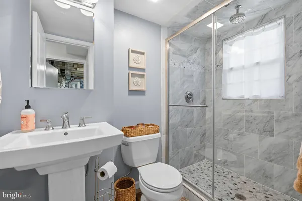 $905,000 | 4908 Kingston Drive, Annandale, VA 22003