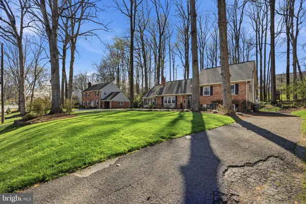 $905,000 | 4908 Kingston Drive, Annandale, VA 22003