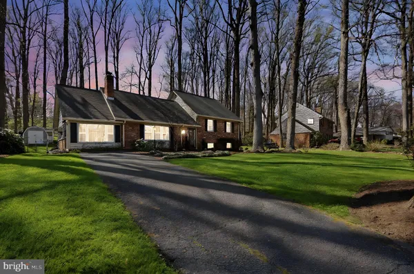 $905,000 | 4908 Kingston Drive, Annandale, VA 22003