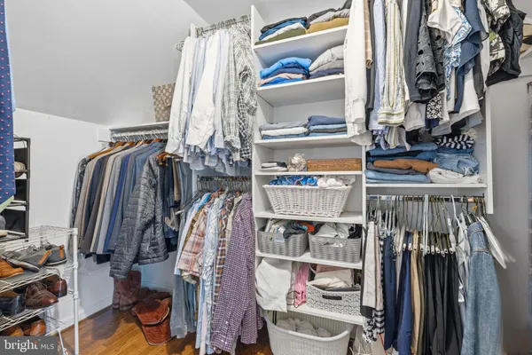 $905,000 | 4908 Kingston Drive, Annandale, VA 22003