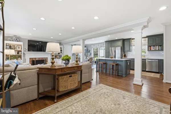 $905,000 | 4908 Kingston Drive, Annandale, VA 22003