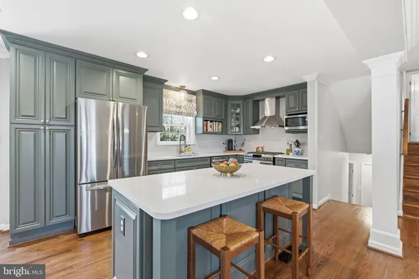 $905,000 | 4908 Kingston Drive, Annandale, VA 22003