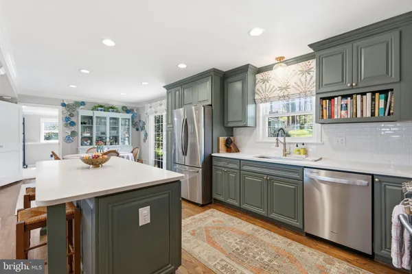 $905,000 | 4908 Kingston Drive, Annandale, VA 22003