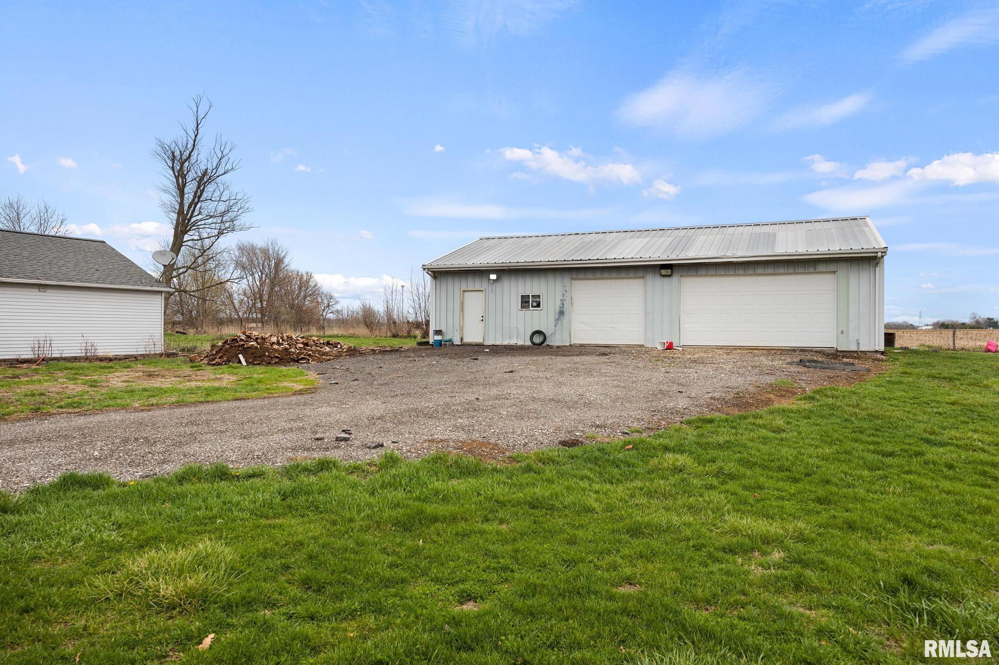 4518 South Hammerich Road Mapleton, IL 61547 - Photo 4 of 24
