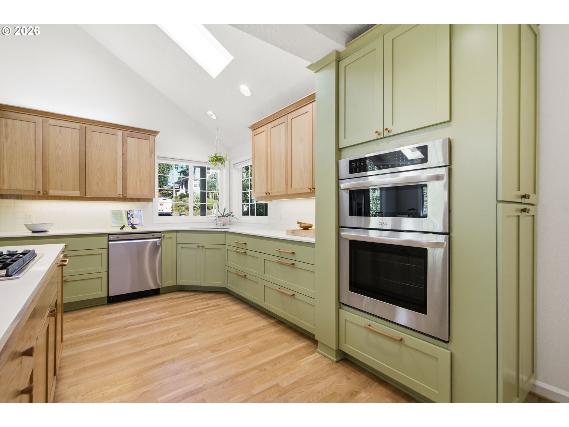 7636 Southwest Capitol Hill Road Portland, OR 97219 - Photo 18 of 48
