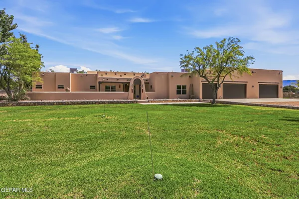 $975,000 | 6 Cielo Del Este, Anthony, NM 88021