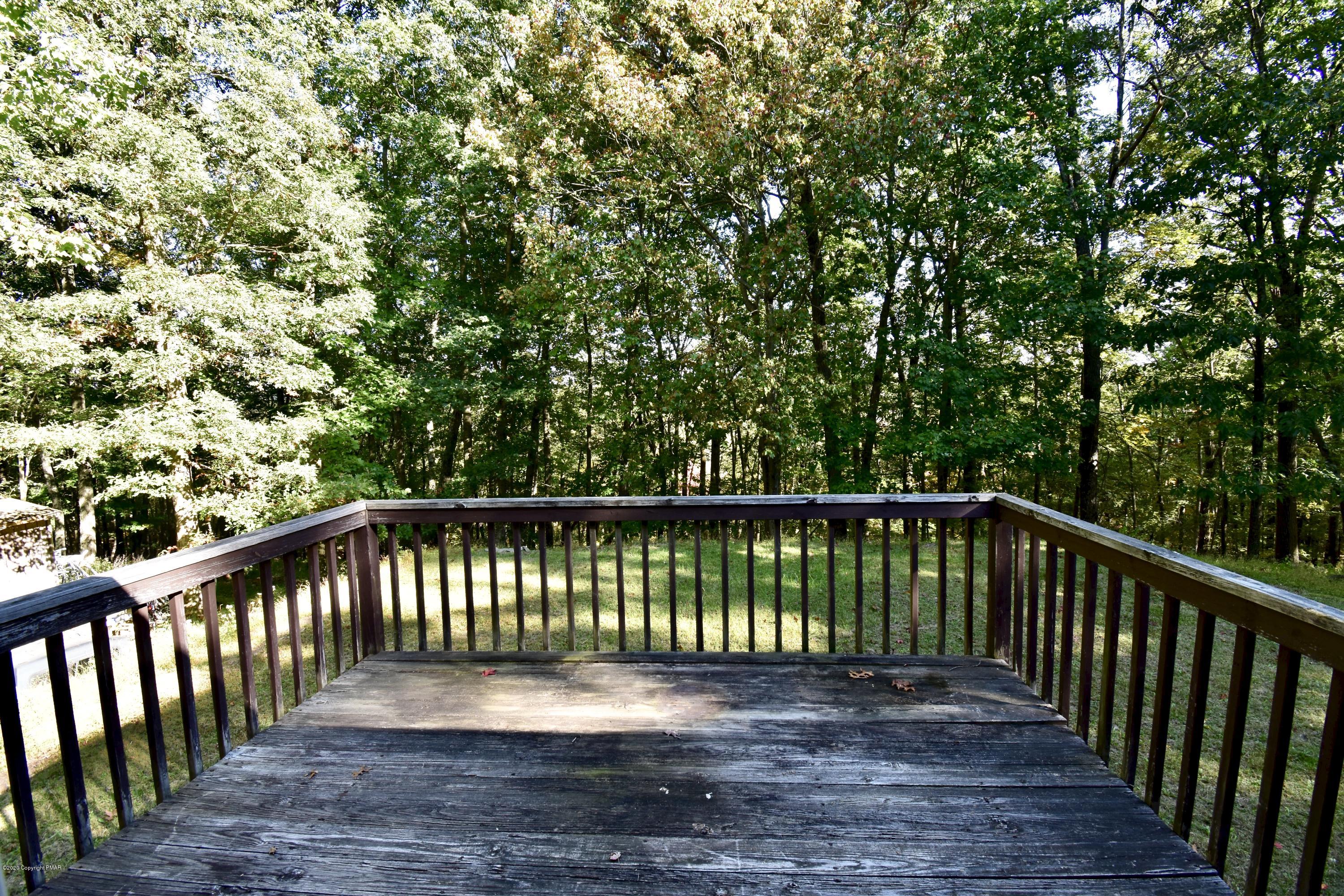 4336 Pne Rdg Drive Bushkill, PA 18324 - Photo 4 of 22 Back Deck