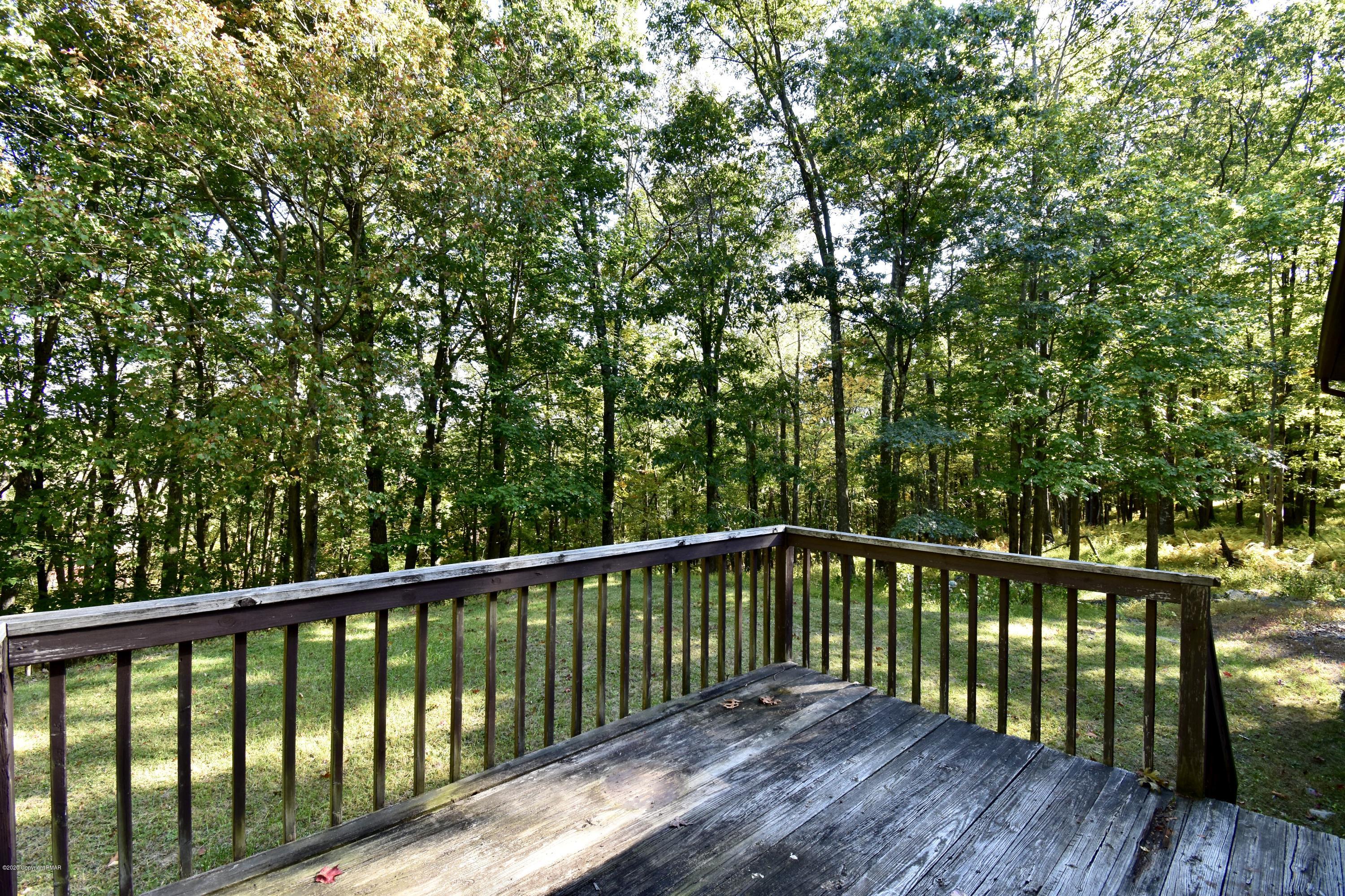 4336 Pne Rdg Drive Bushkill, PA 18324 - Photo 5 of 22 Back Deck